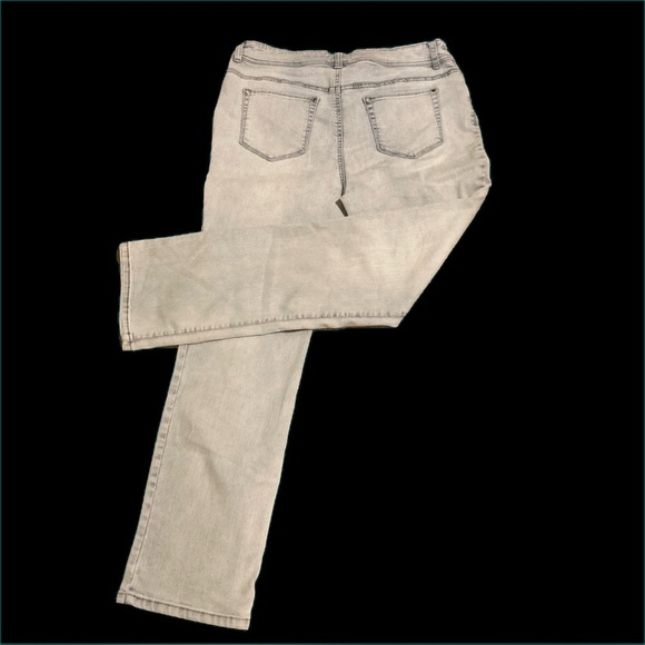 Chicos Fabulously Slimming jeans. Extra light wash. Size 1 - Picture 2 of 2